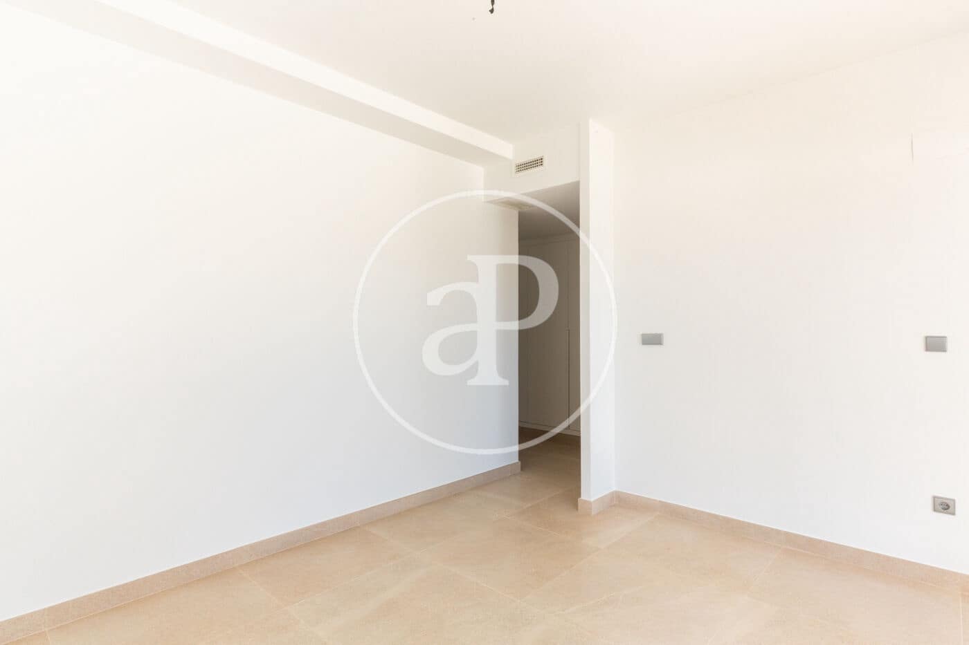 4 sypialnia Willa na sprzedaż w Chiva z basenem - 384 000 € (Ref: 8315437)