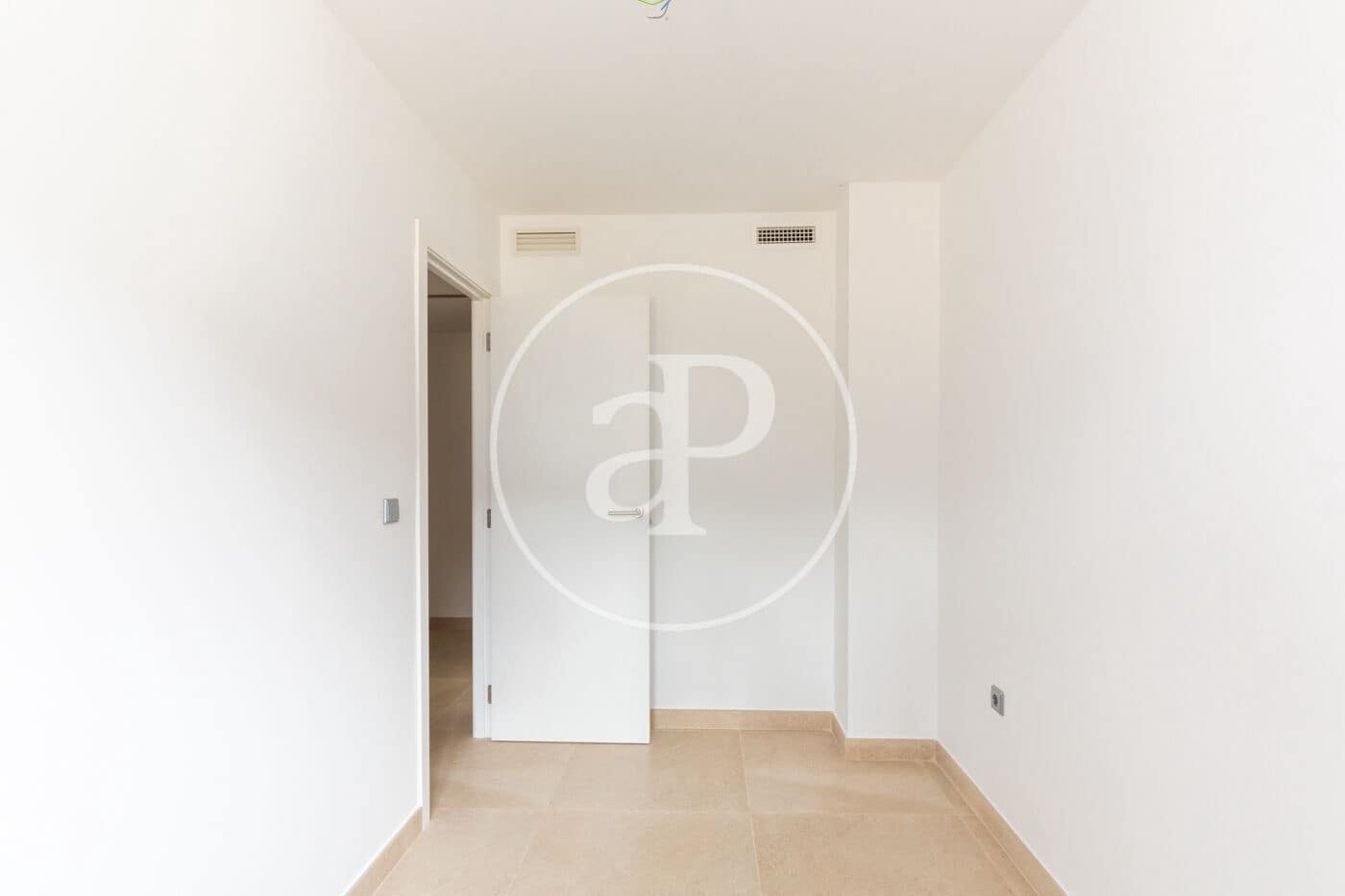 4 sypialnia Willa na sprzedaż w Chiva z basenem - 384 000 € (Ref: 8315437)