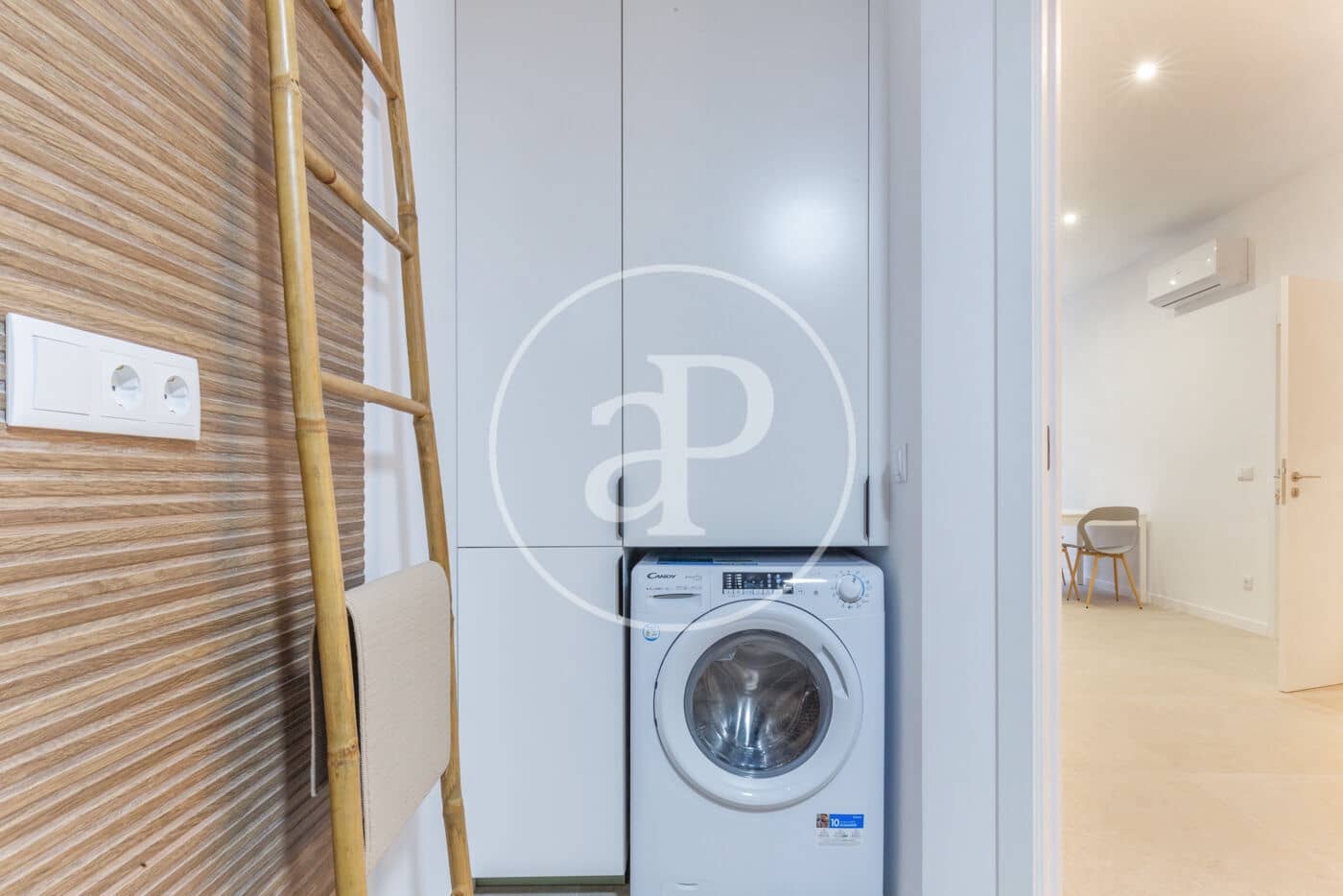 1 sypialnia Apartament na sprzedaż w Miasto Walencja - 210 000 € (Ref: 8337244)