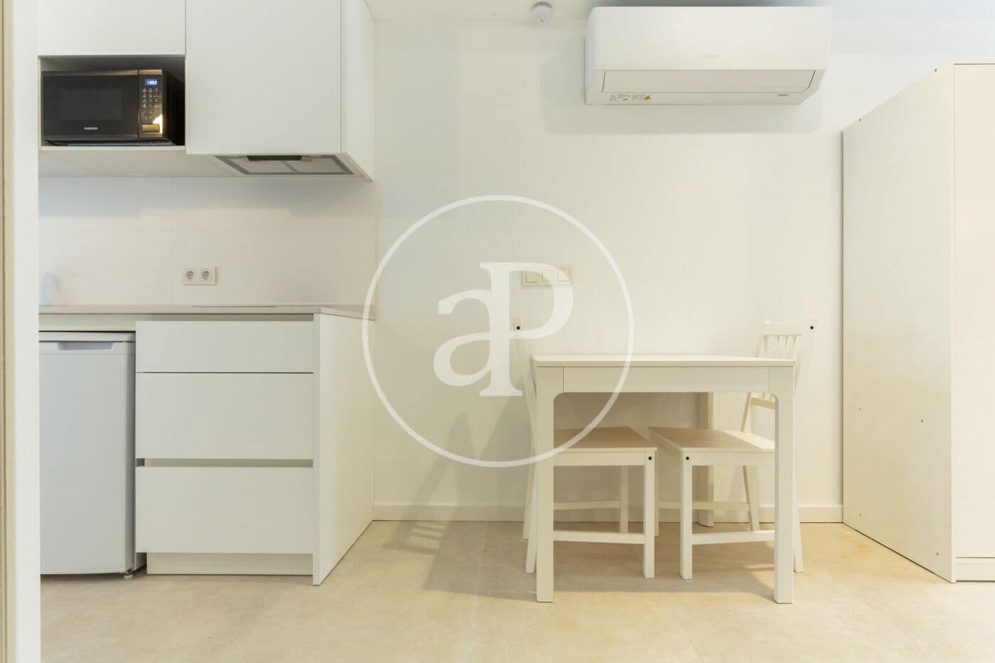 1 sypialnia Apartament na sprzedaż w Miasto Walencja - 250 000 € (Ref: 8408401)