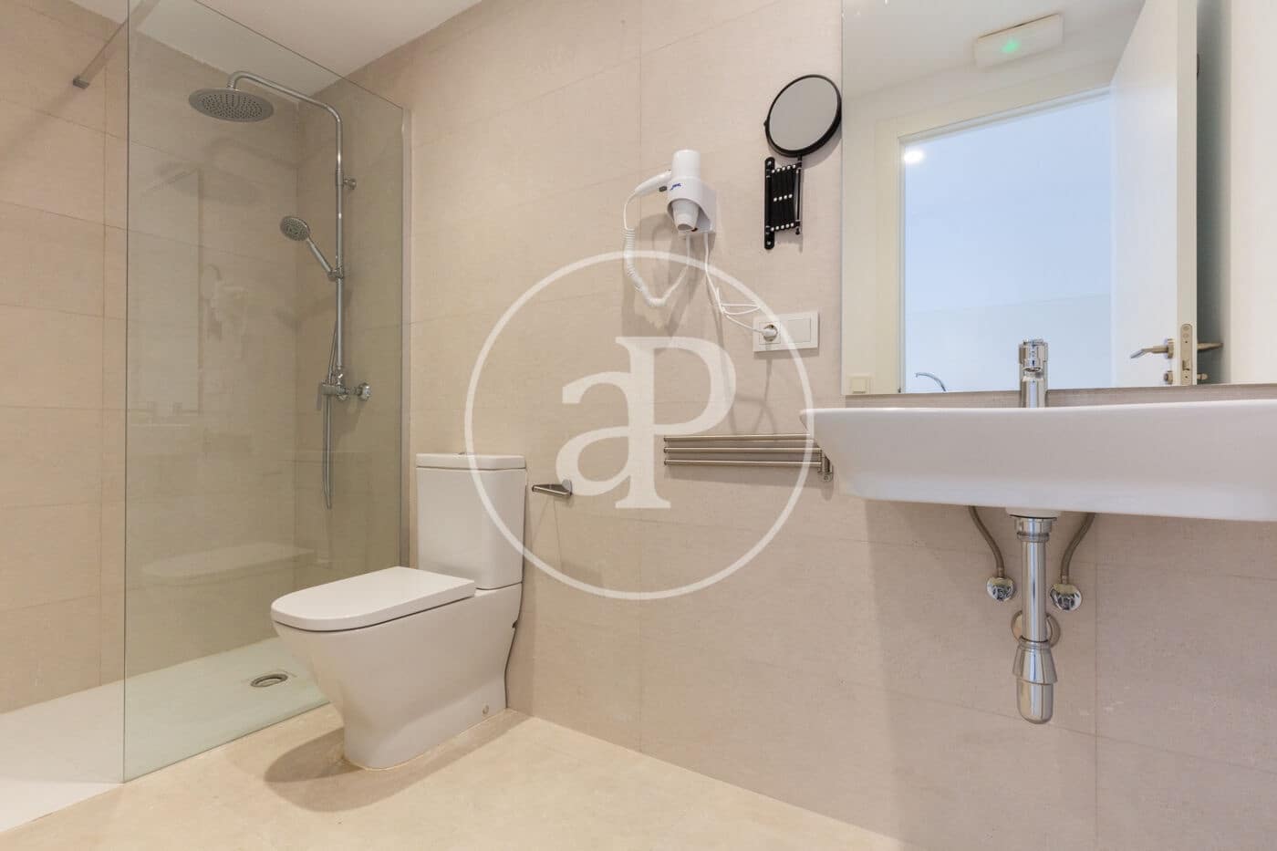 1 sypialnia Apartament na sprzedaż w Miasto Walencja - 250 000 € (Ref: 8408401)