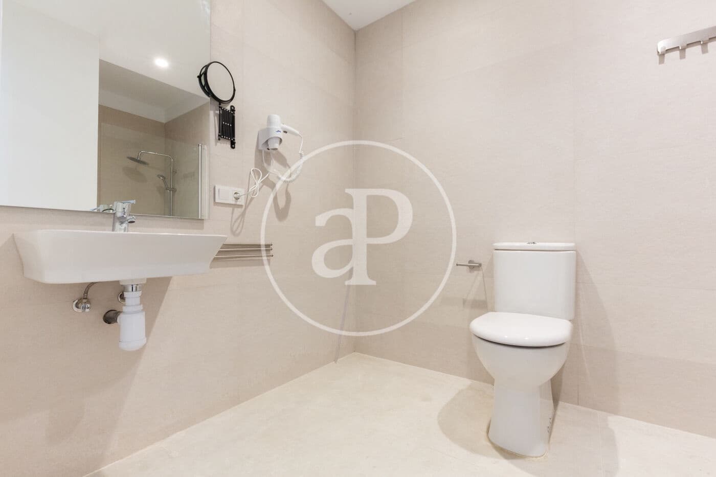 1 sypialnia Apartament na sprzedaż w Miasto Walencja - 250 000 € (Ref: 8408401)