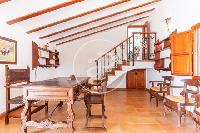 5 bedroom Finca/Country House for sale in Utiel with pool - € 1,350,000 (Ref: 8441181)