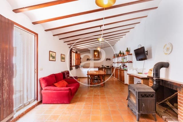 5 bedroom Finca/Country House for sale in Utiel with pool - € 1,350,000 (Ref: 8441181)