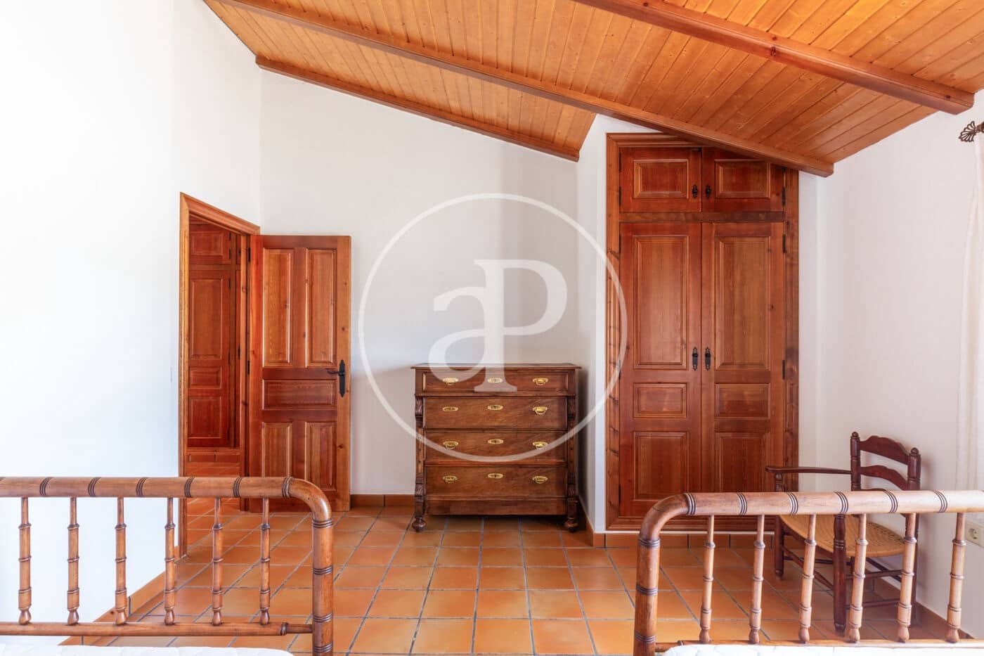 5 soveværelse Finca/Landehus til salg i Utiel med swimmingpool - € 1.350.000 (Ref: 8441181)