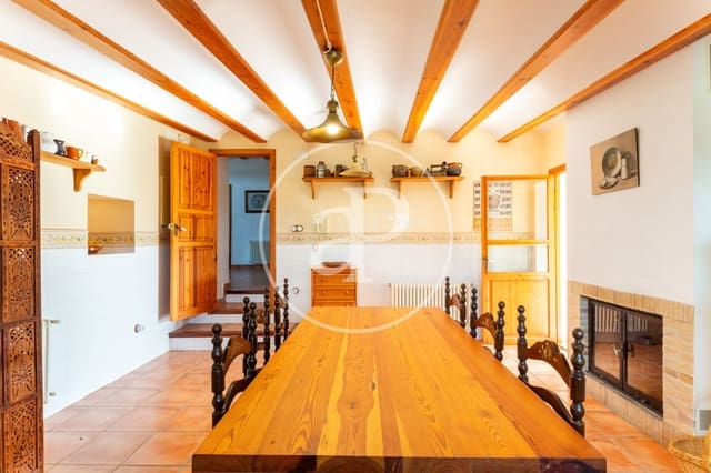 4 bedroom Finca/Country House for sale in Utiel with pool - € 1,900,000 (Ref: 8447606)