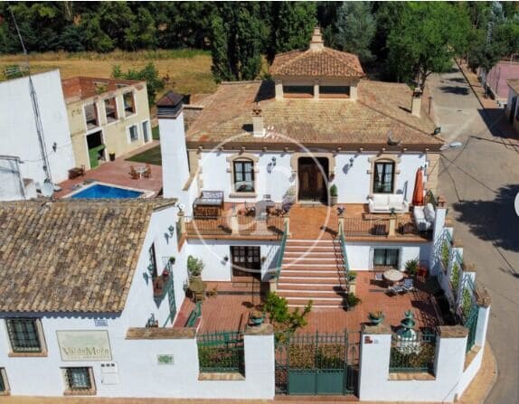12 soverom Finca/Herregård til salgs i Utiel med svømmebasseng - € 1 350 000 (Ref: 8449255)