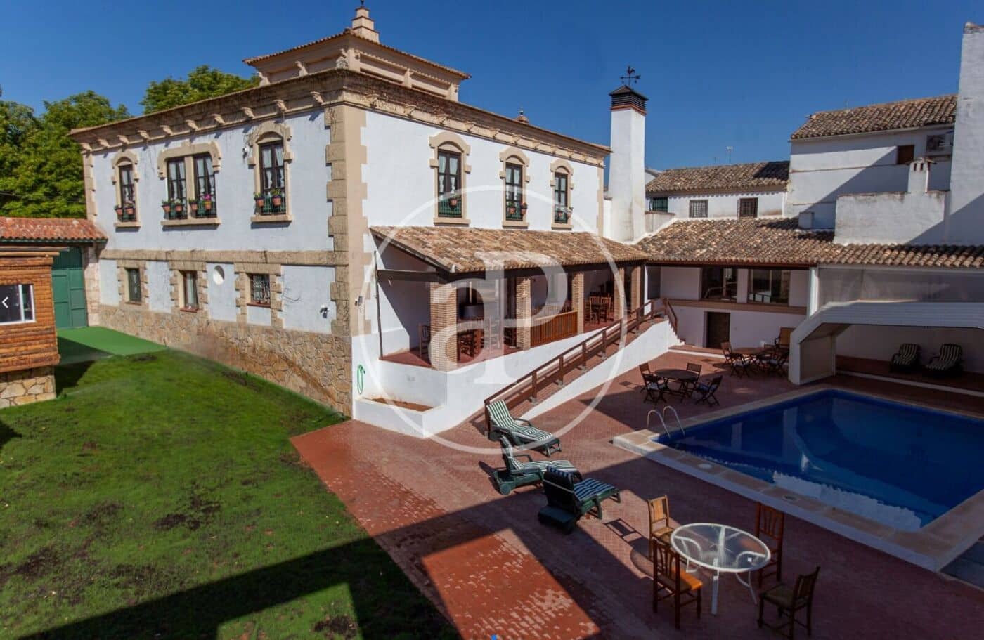 12 soverom Finca/Herregård til salgs i Utiel med svømmebasseng - € 1 350 000 (Ref: 8449255)