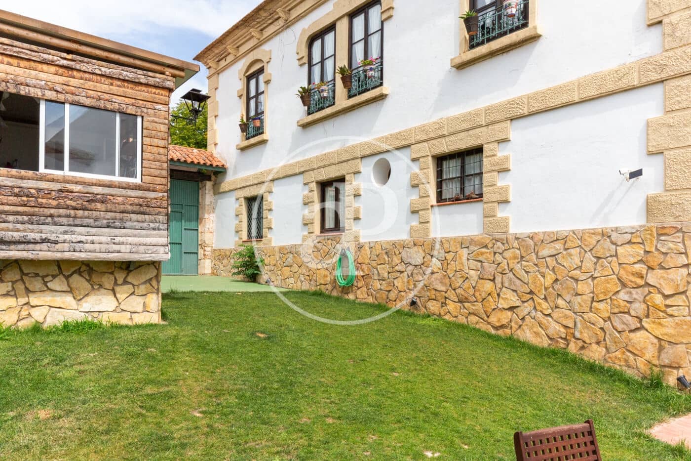 12 soverom Finca/Herregård til salgs i Utiel med svømmebasseng - € 1 350 000 (Ref: 8449255)