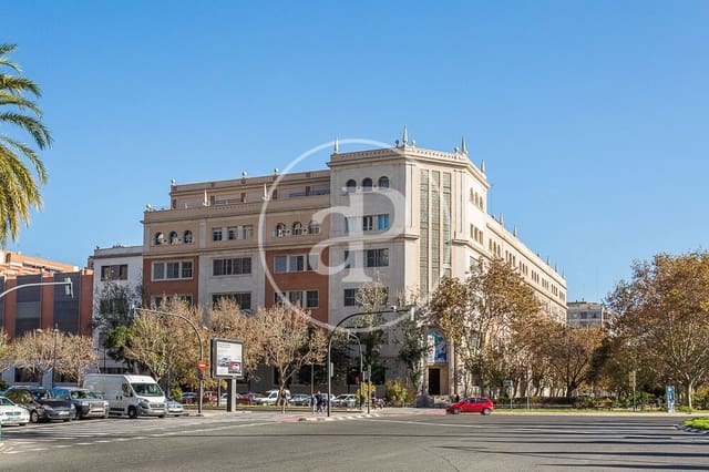 4 soveværelse Lejlighed til leje i Mestalla, Valencia by - € 2.000 (Ref: 8726698)