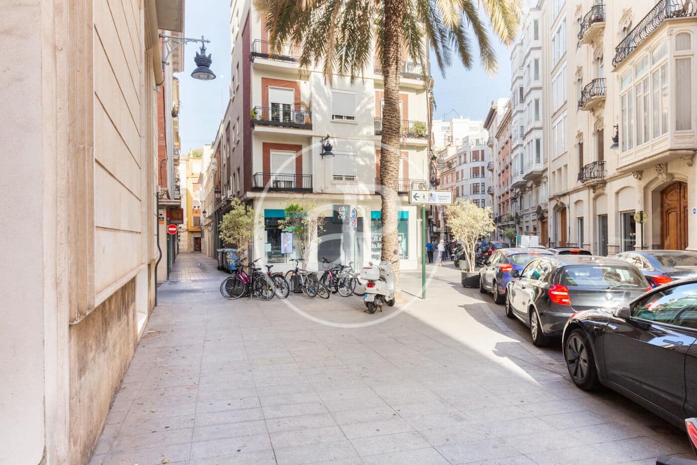 1 bedroom Villa for rent in Valencia city - € 1,200 (Ref: 8726706)