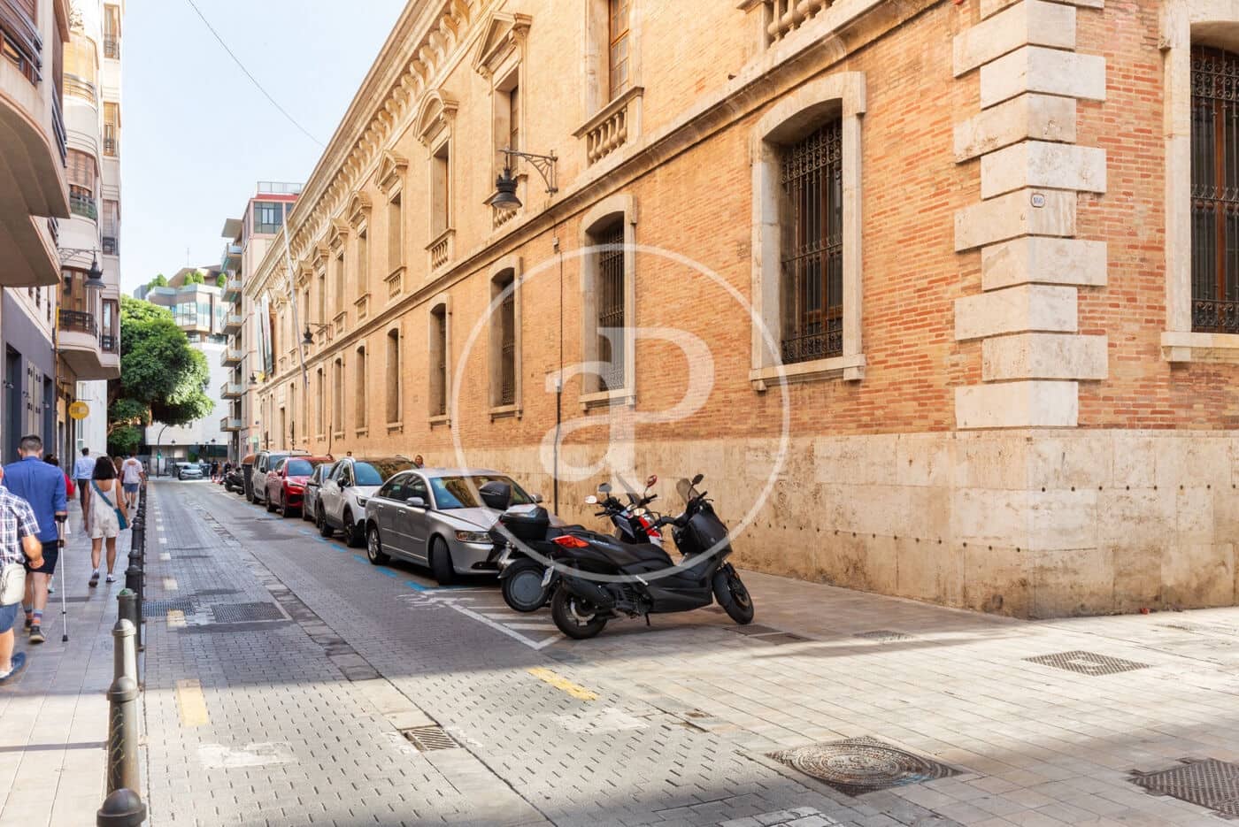 1 bedroom Villa for rent in Valencia city - € 1,200 (Ref: 8726706)