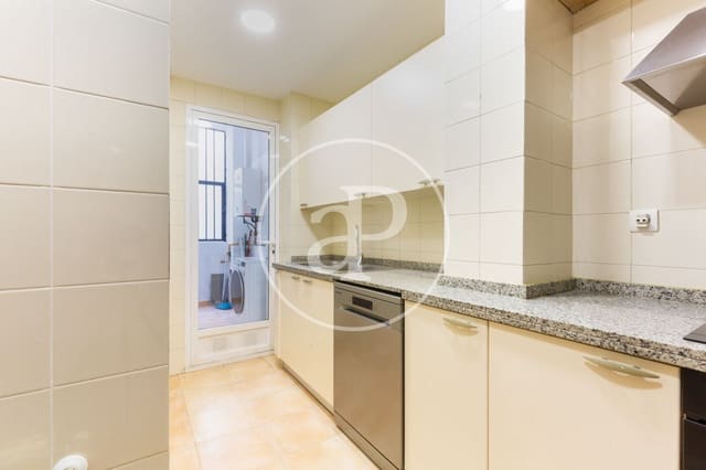 Appartement de 3 chambres à louer à El Mercat, Valence ville - 2 150 € (Ref: 8726711)