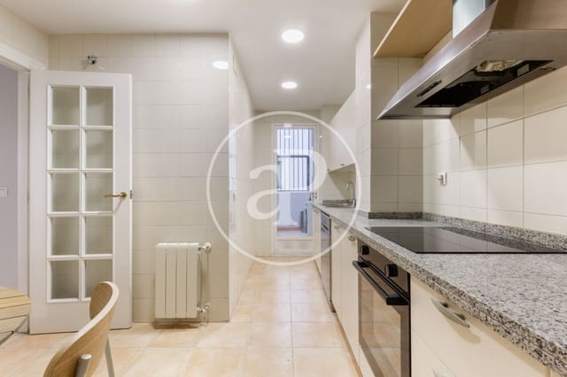 Appartement de 3 chambres à louer à El Mercat, Valence ville - 2 150 € (Ref: 8726711)