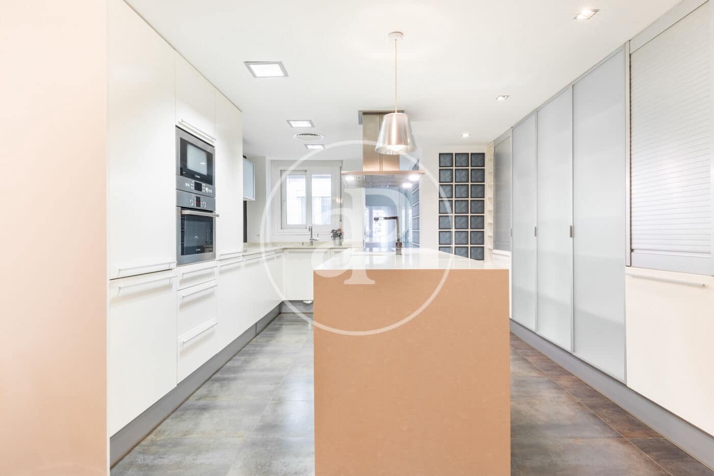 2 makuuhuone Huvila vuokrattavana paikassa Valencia kaupunki - 2 200 € (Ref: 8726724)