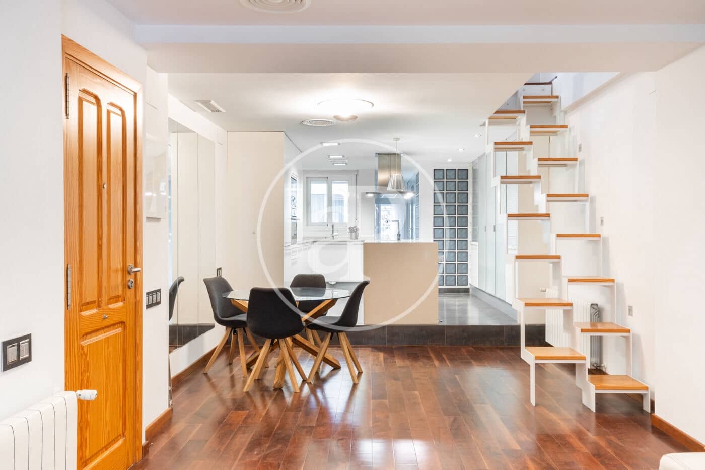 2 makuuhuone Huvila vuokrattavana paikassa Valencia kaupunki - 2 200 € (Ref: 8726724)