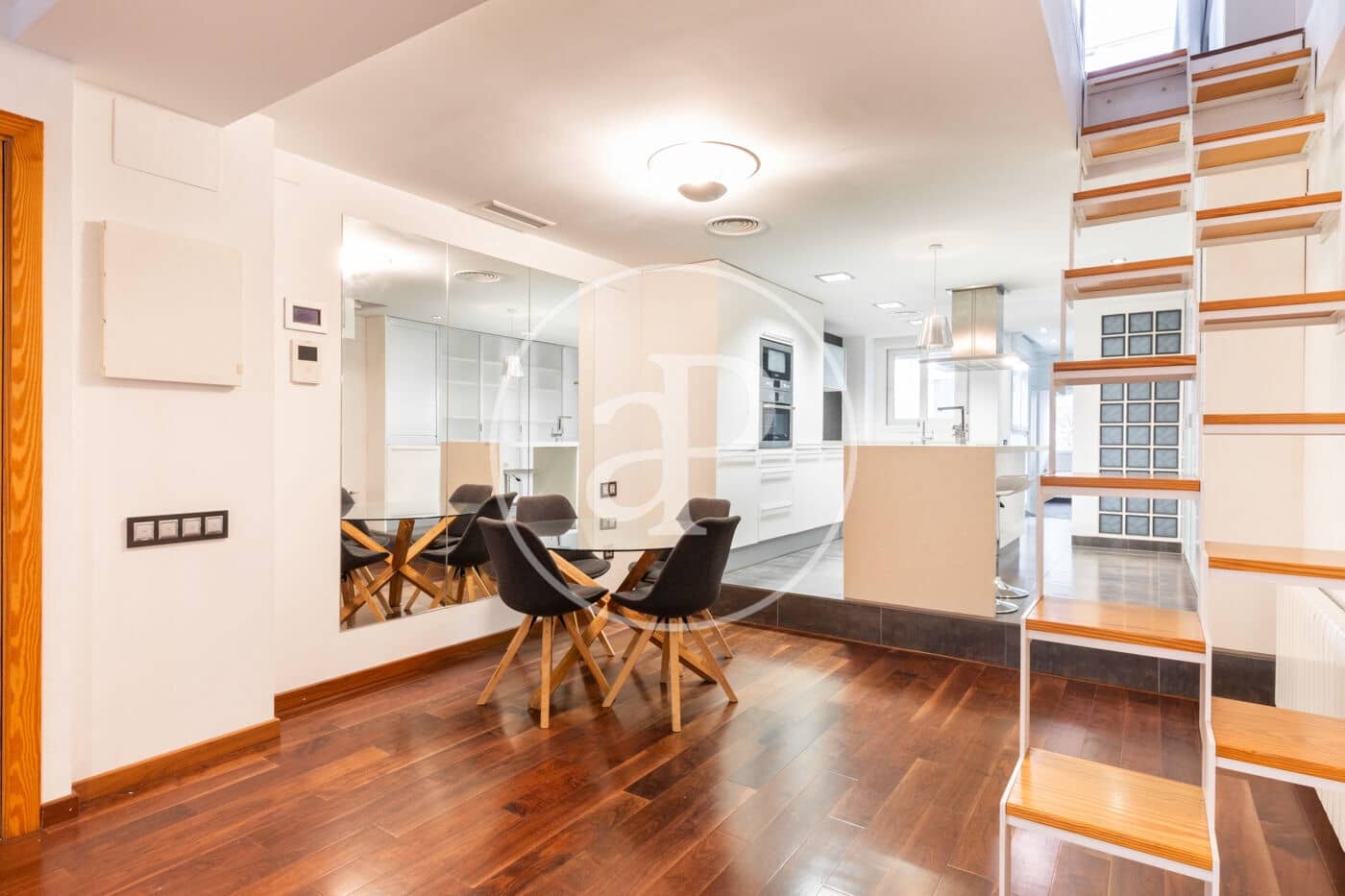 2 makuuhuone Huvila vuokrattavana paikassa Valencia kaupunki - 2 200 € (Ref: 8726724)