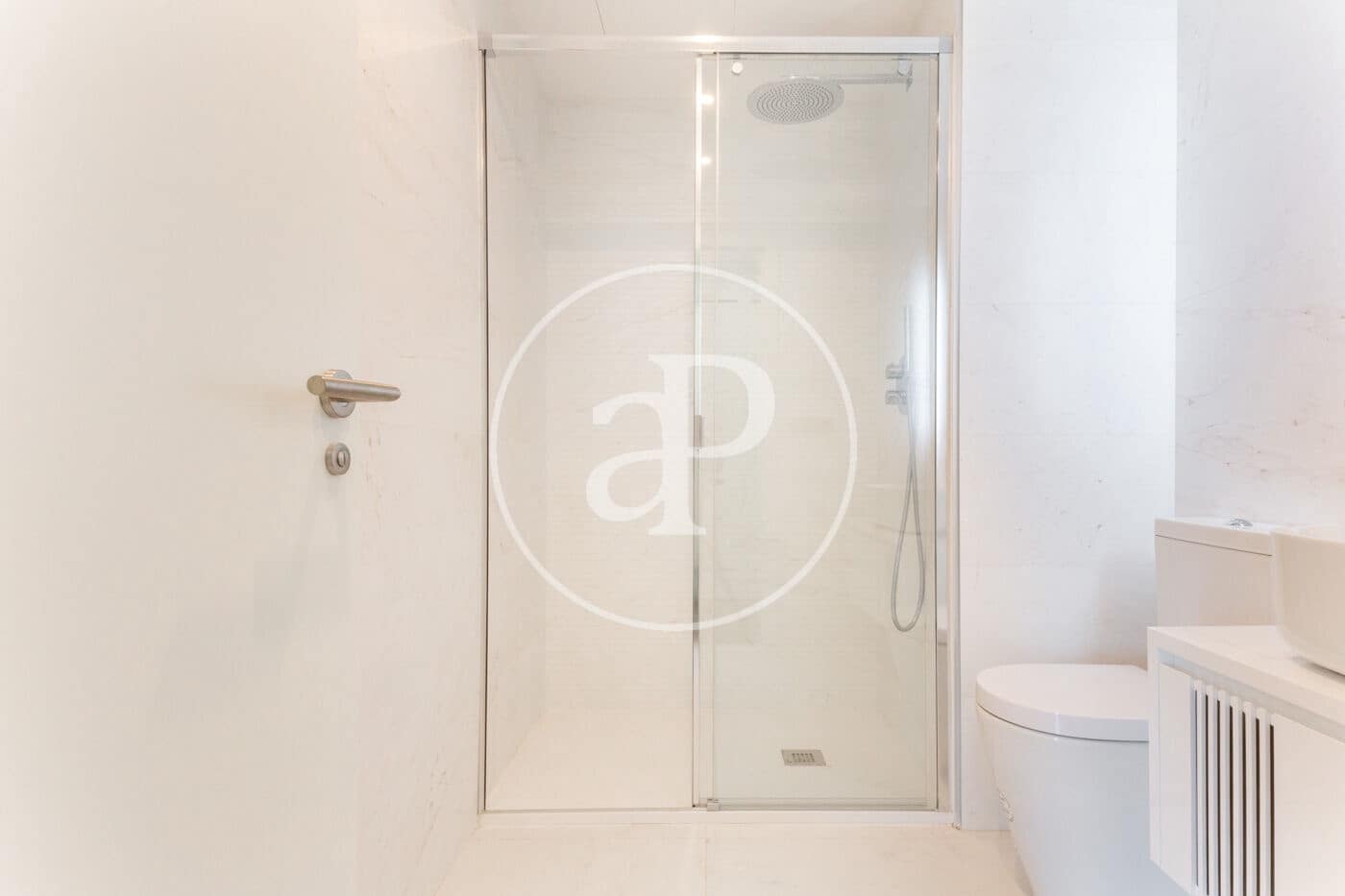 2 sypialnia Apartament do wynajęcia w Miasto Walencja z basenem - 2 900 € (Ref: 8726734)