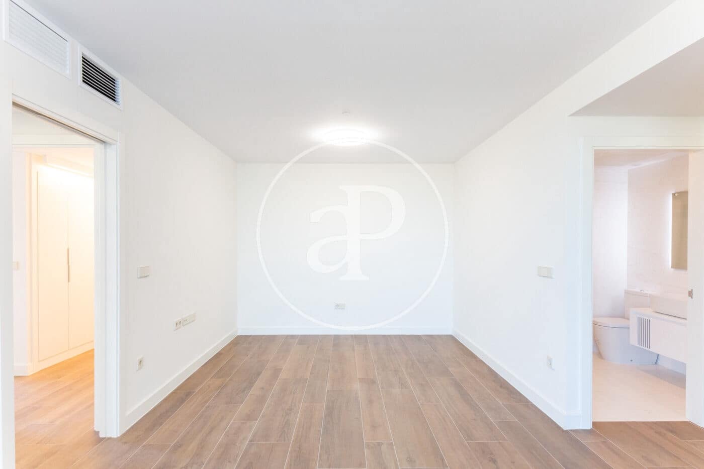 2 sypialnia Apartament do wynajęcia w Miasto Walencja z basenem - 2 900 € (Ref: 8726734)