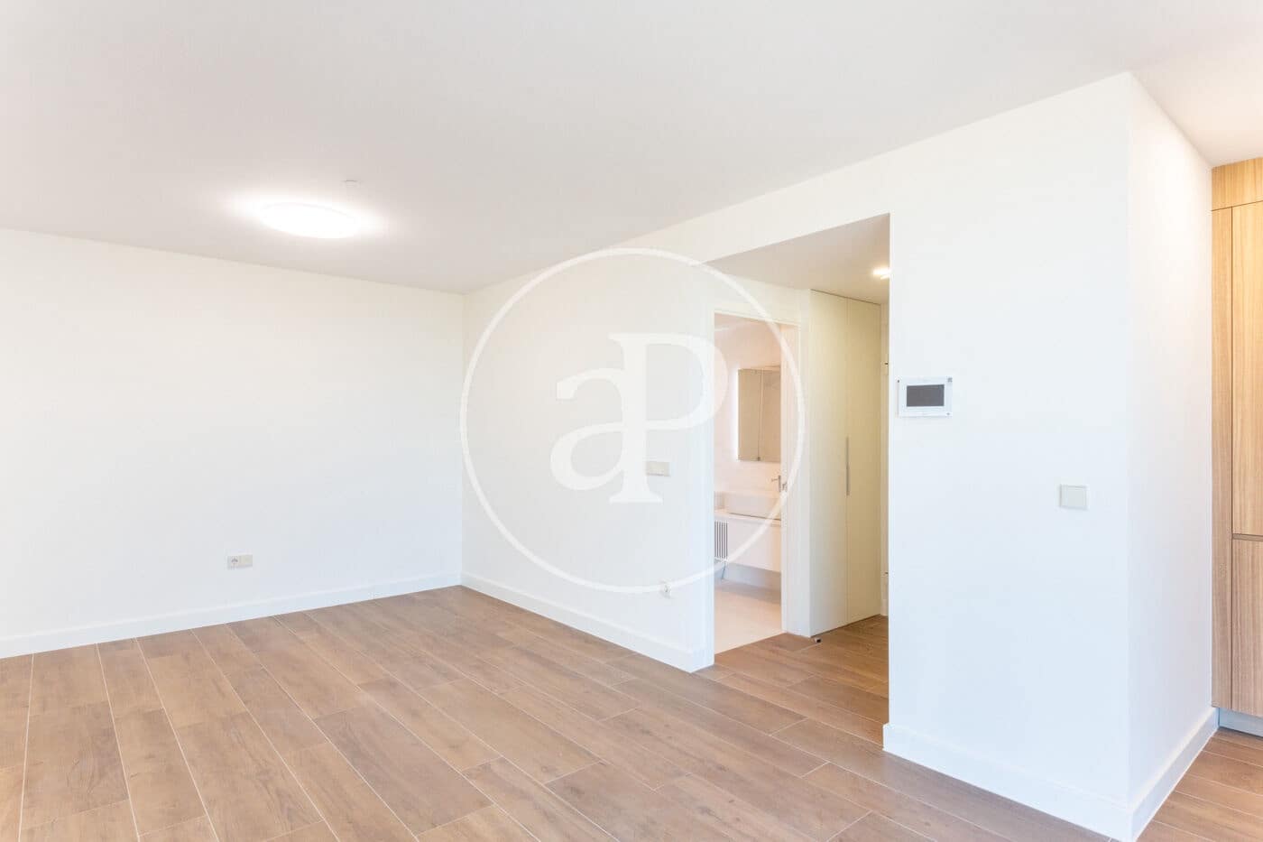 2 sypialnia Apartament do wynajęcia w Miasto Walencja z basenem - 2 900 € (Ref: 8726734)