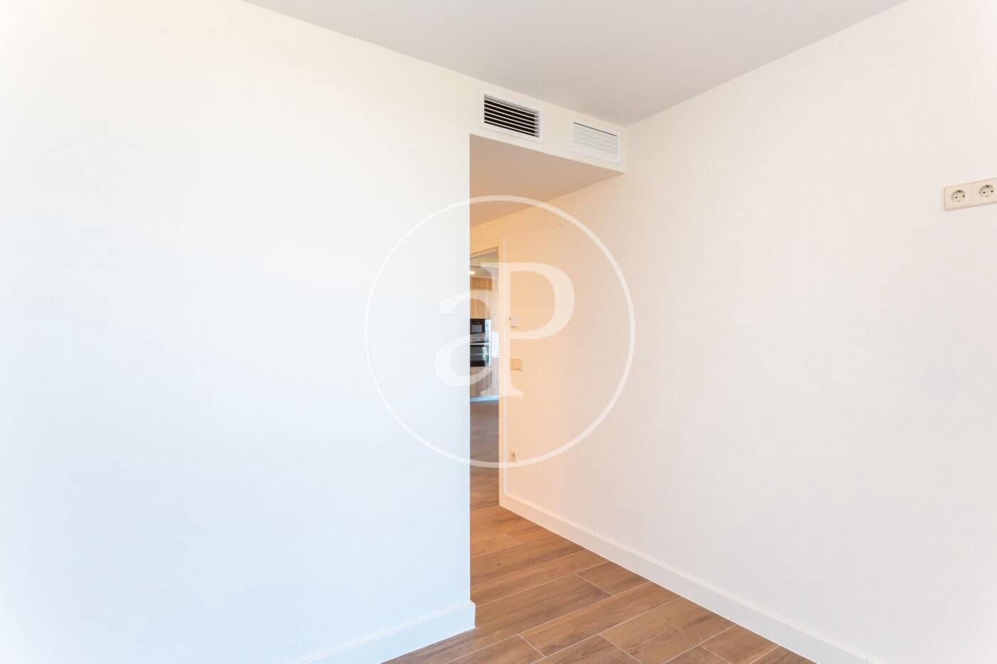 2 sypialnia Apartament do wynajęcia w Miasto Walencja z basenem - 2 900 € (Ref: 8726734)