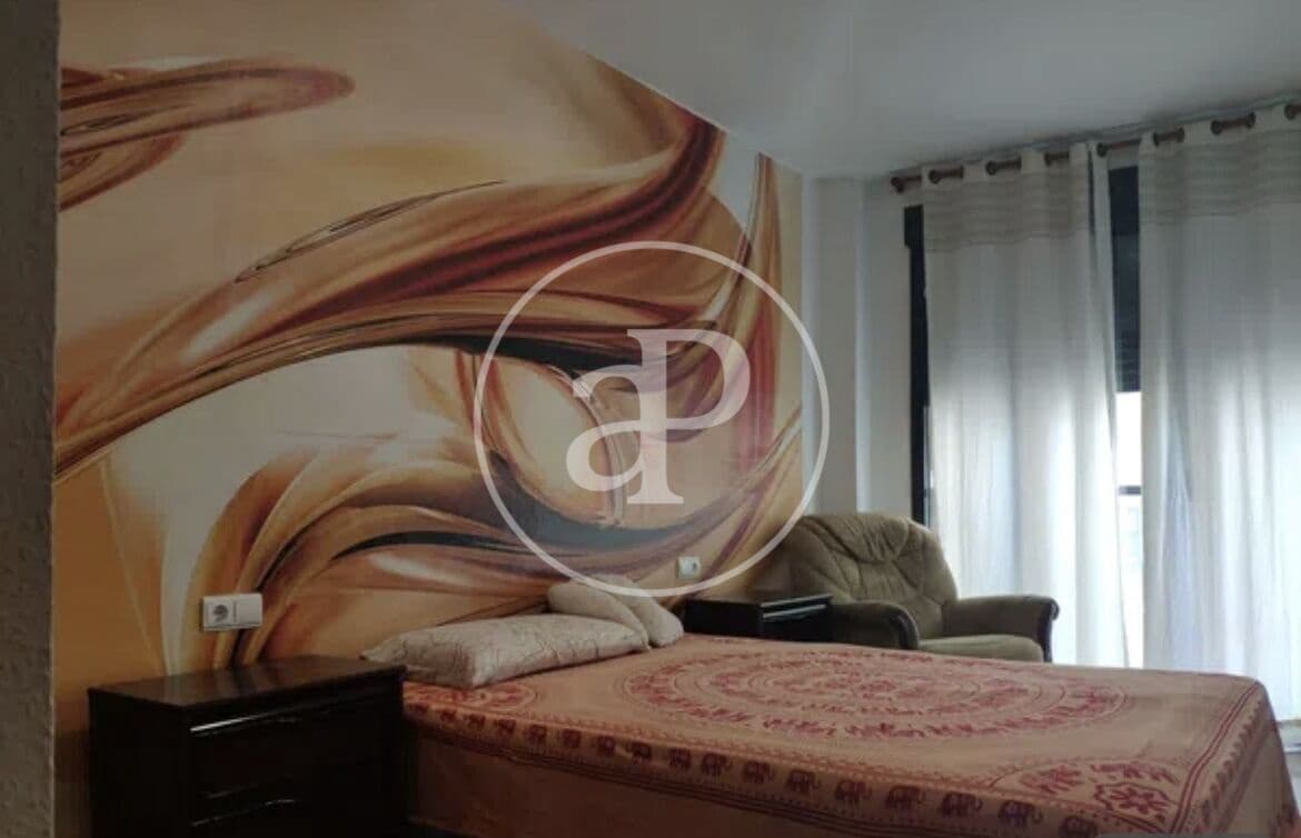 2 sovrum Lägenhet att hyra i Valencia stad med garage - 1 400 € (Ref: 8726767)