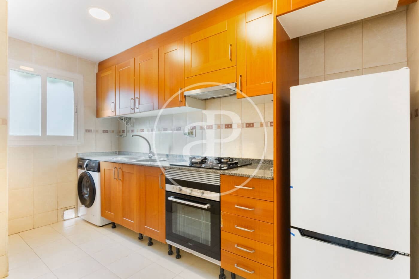 3 slaapkamer Appartement te huur in Valencia stad - € 1.350 (Ref: 8726782)