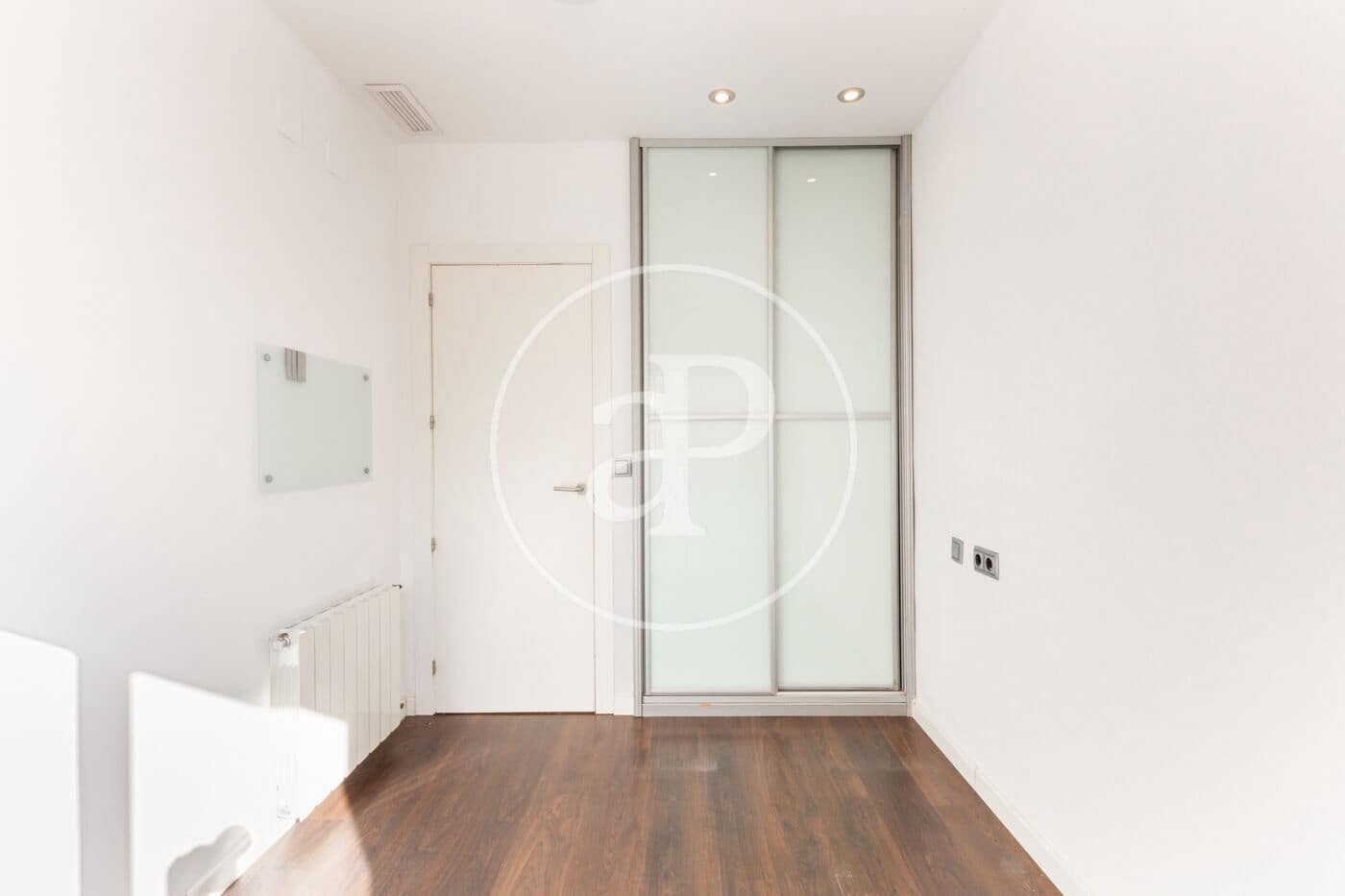 2 soverom Leilighet til leie i Valencia by - € 1 700 (Ref: 8726783)