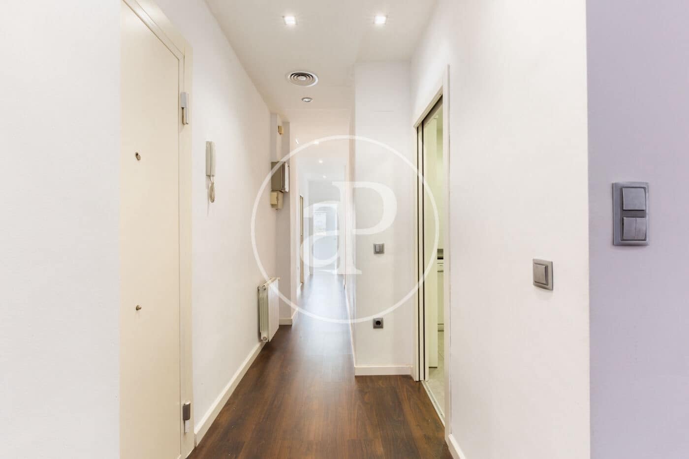 2 soverom Leilighet til leie i Valencia by - € 1 700 (Ref: 8726783)