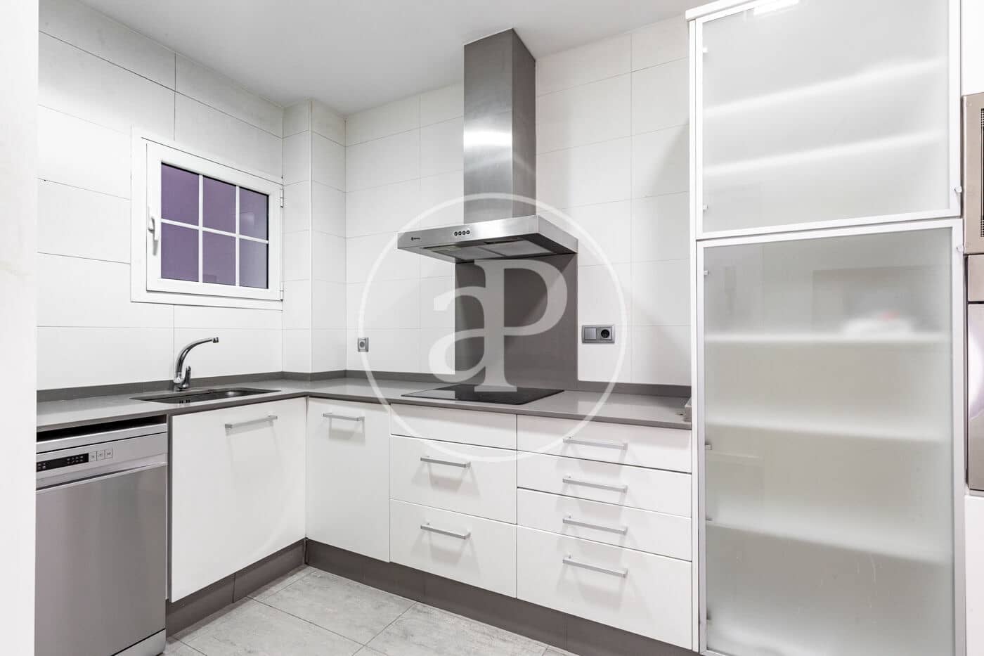 2 bedroom Apartment for rent in Valencia city - € 1,600 (Ref: 8726783)