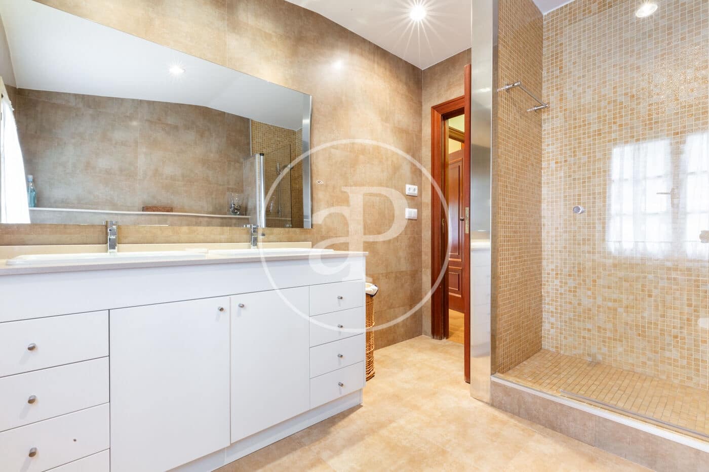5 slaapkamer Appartement te huur in Betera met zwembad garage - € 3.500 (Ref: 8726803)