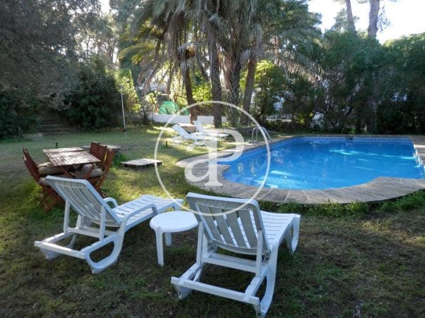 4 soveværelse Villa til leje i Javea / Xabia med swimmingpool - € 2.700 (Ref: 8726805)