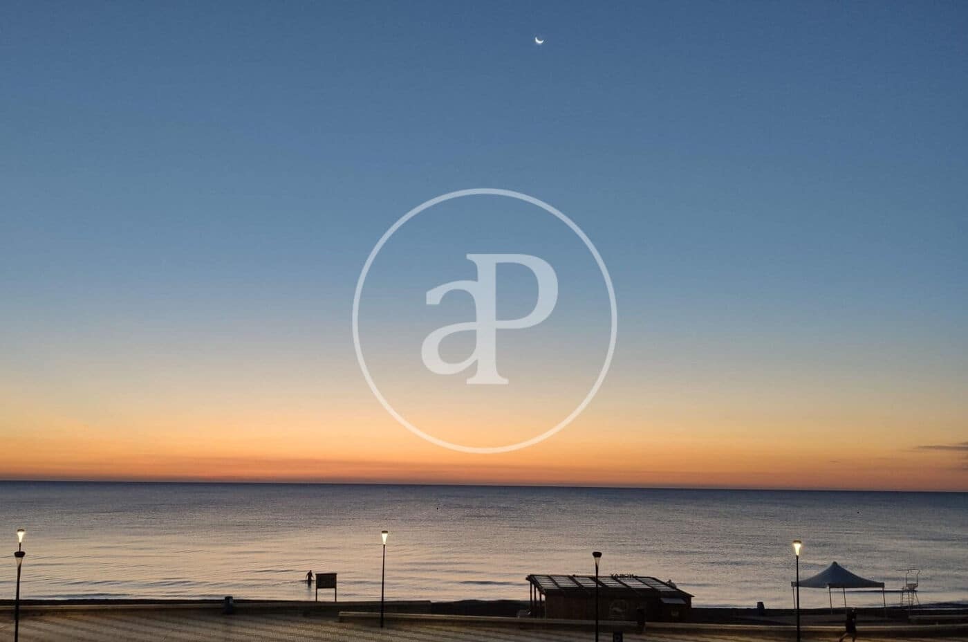 4 soverom Leilighet til leie i El Perello - € 2 200 (Ref: 8726819)