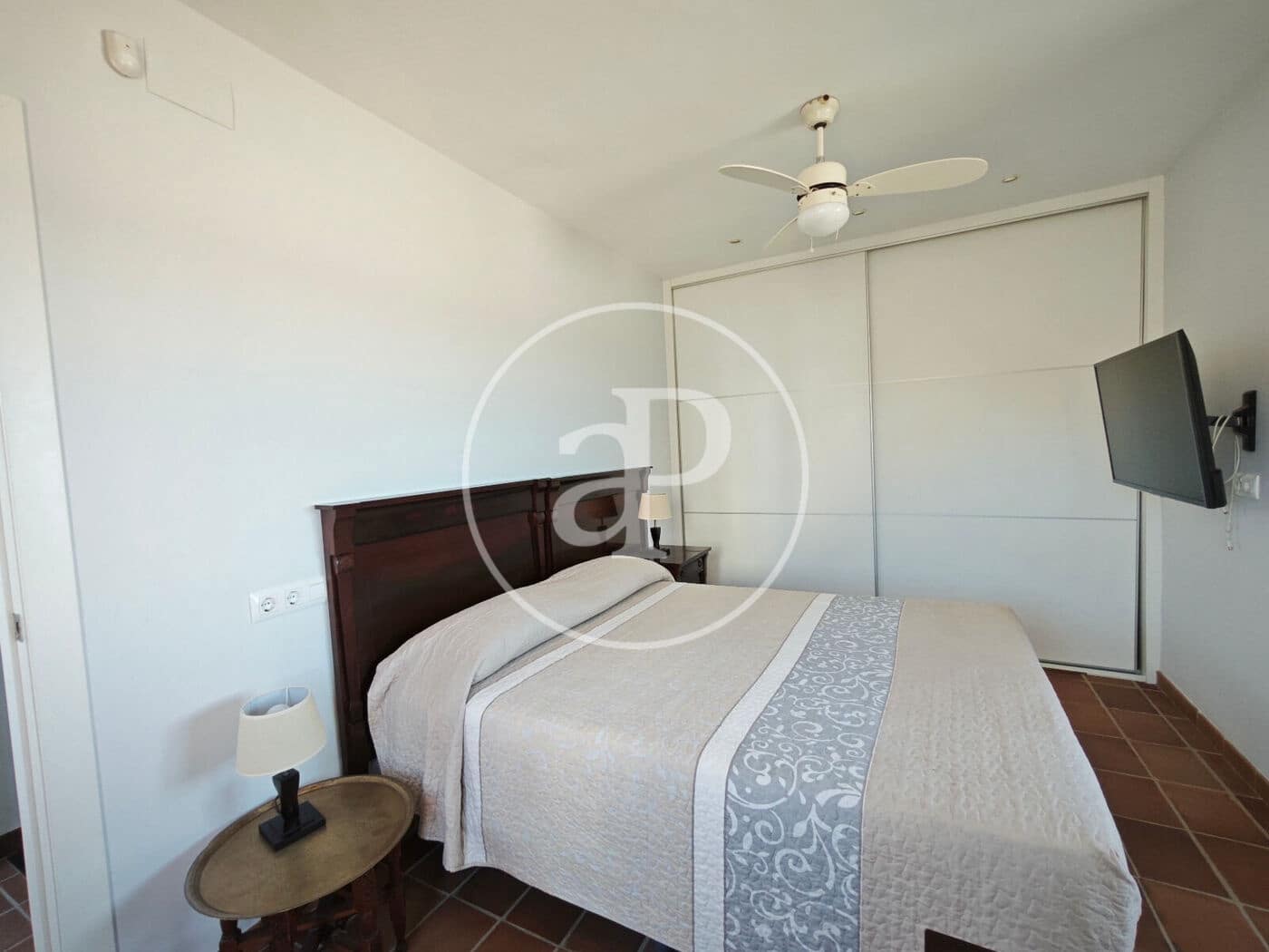 4 soverom Leilighet til leie i El Perello - € 2 200 (Ref: 8726819)