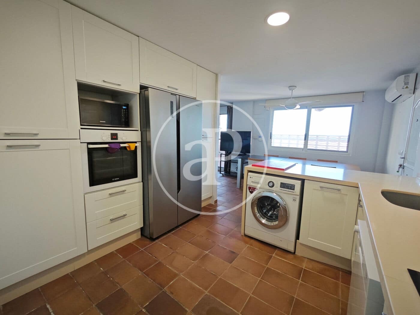 4 soverom Leilighet til leie i El Perello - € 2 200 (Ref: 8726819)