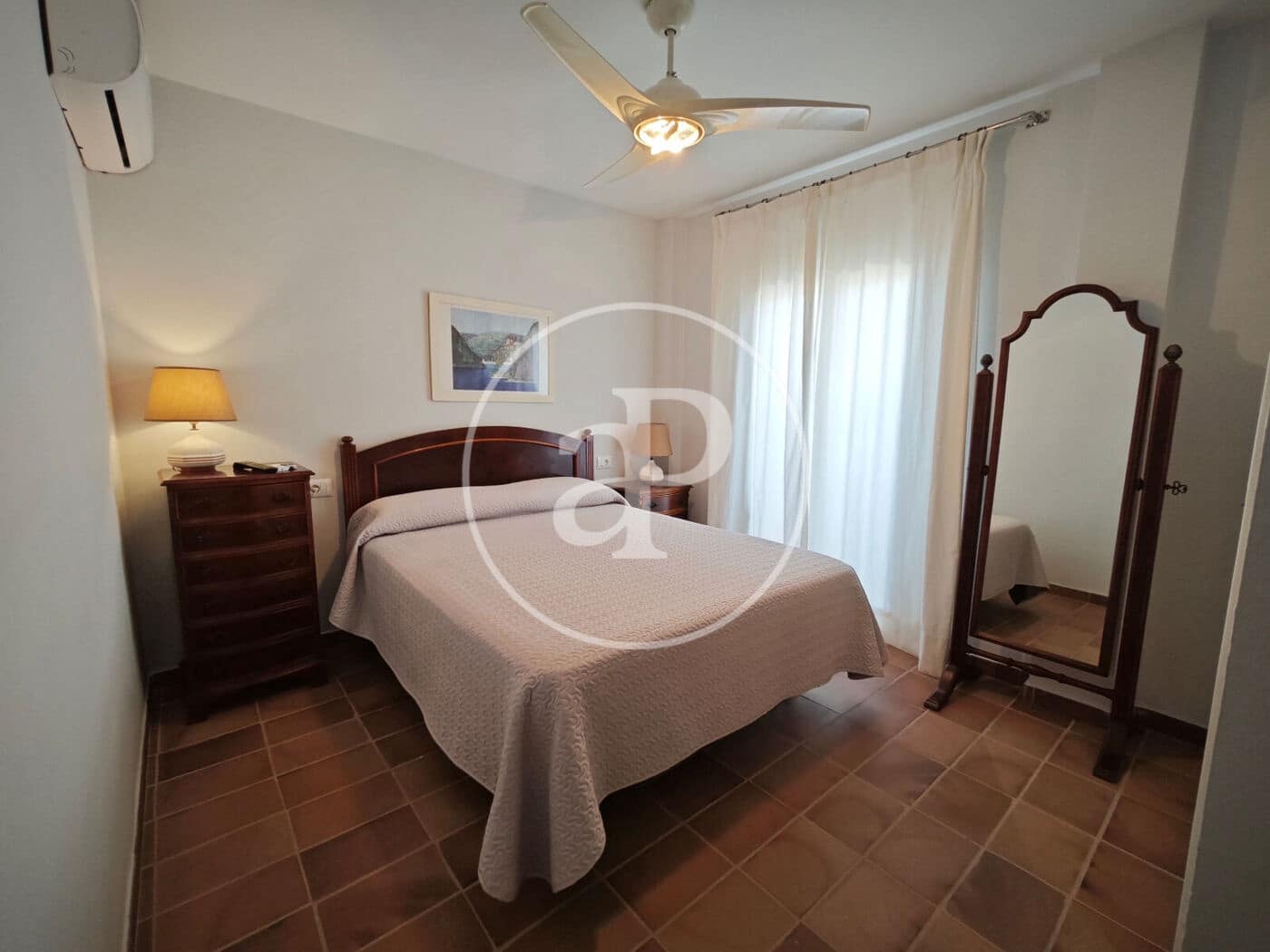 4 soverom Leilighet til leie i El Perello - € 2 200 (Ref: 8726819)