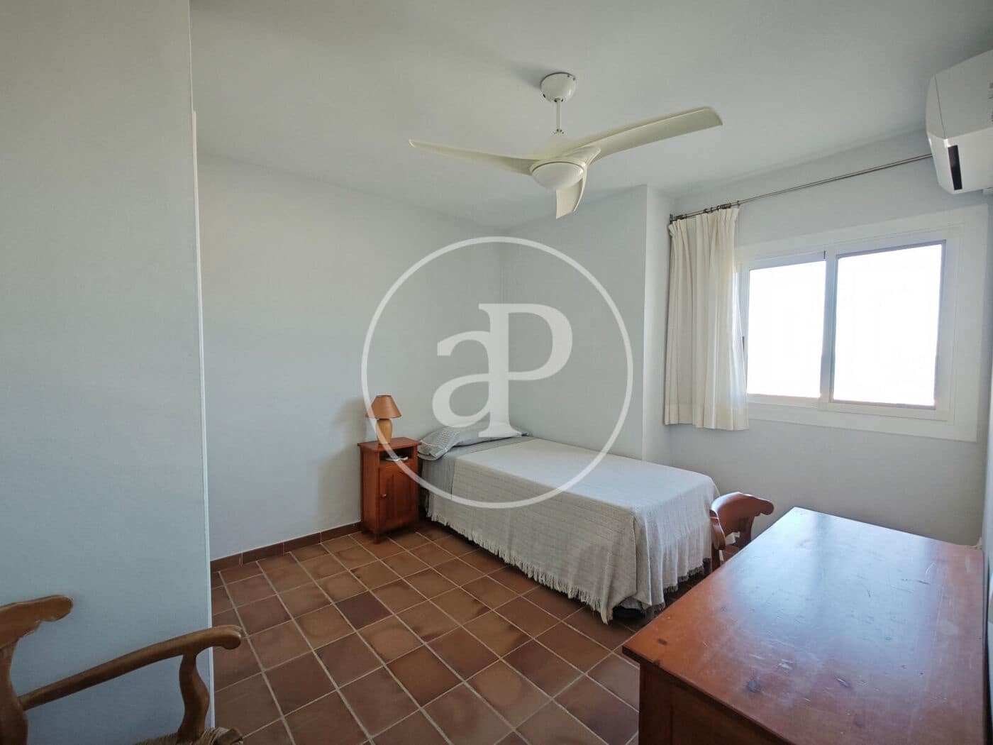 4 soverom Leilighet til leie i El Perello - € 2 200 (Ref: 8726819)