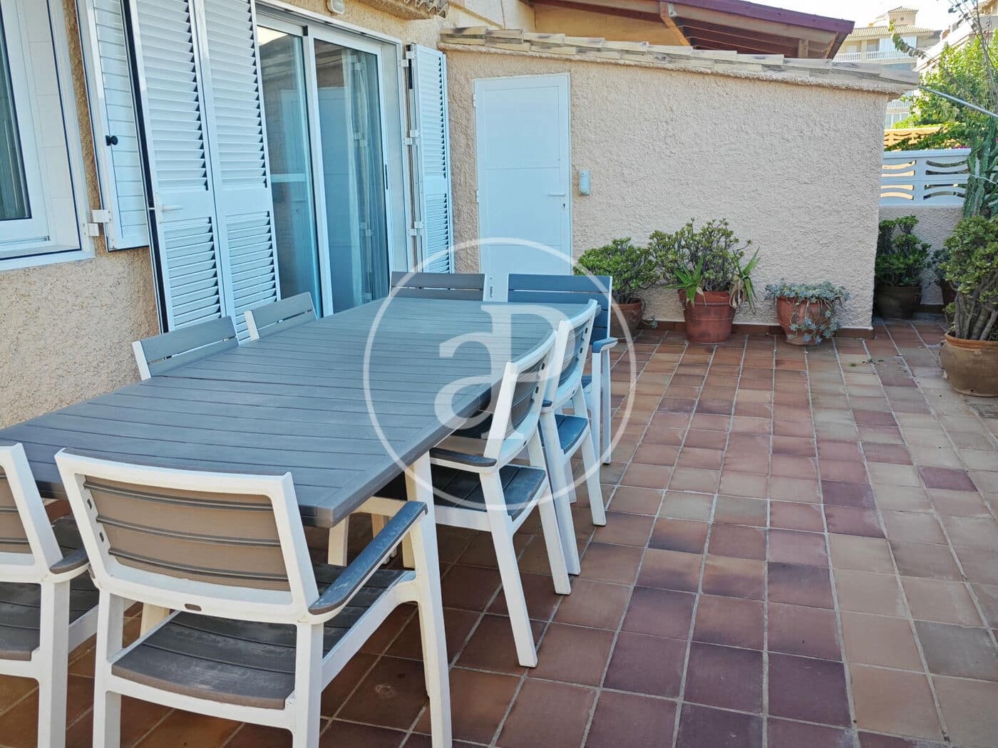 4 soverom Leilighet til leie i El Perello - € 2 200 (Ref: 8726819)