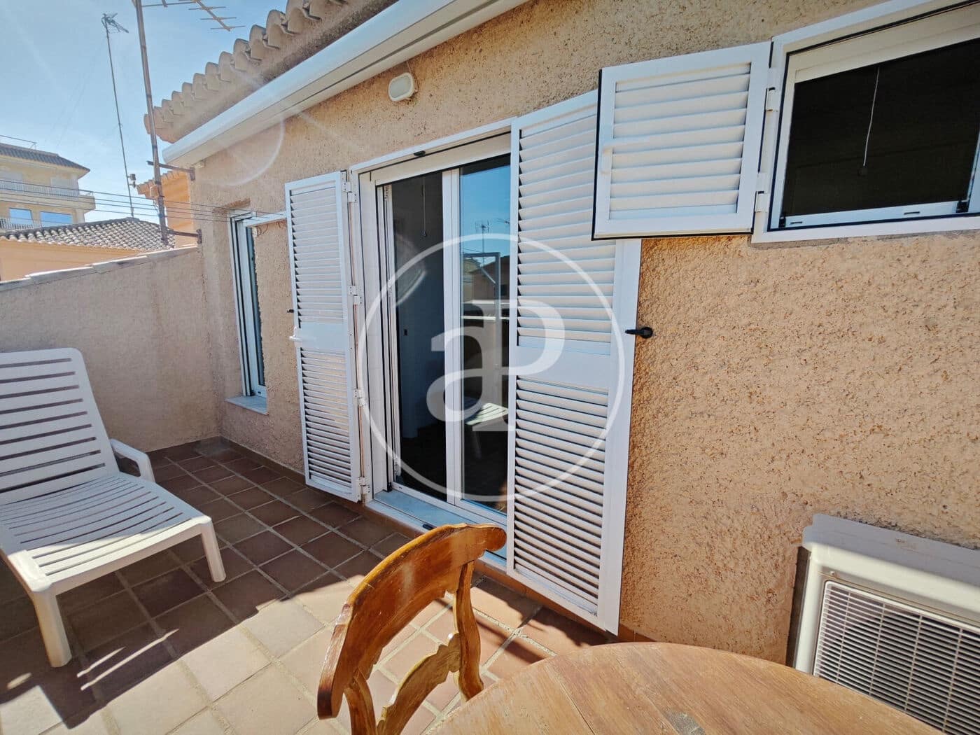 4 soverom Leilighet til leie i El Perello - € 2 200 (Ref: 8726819)