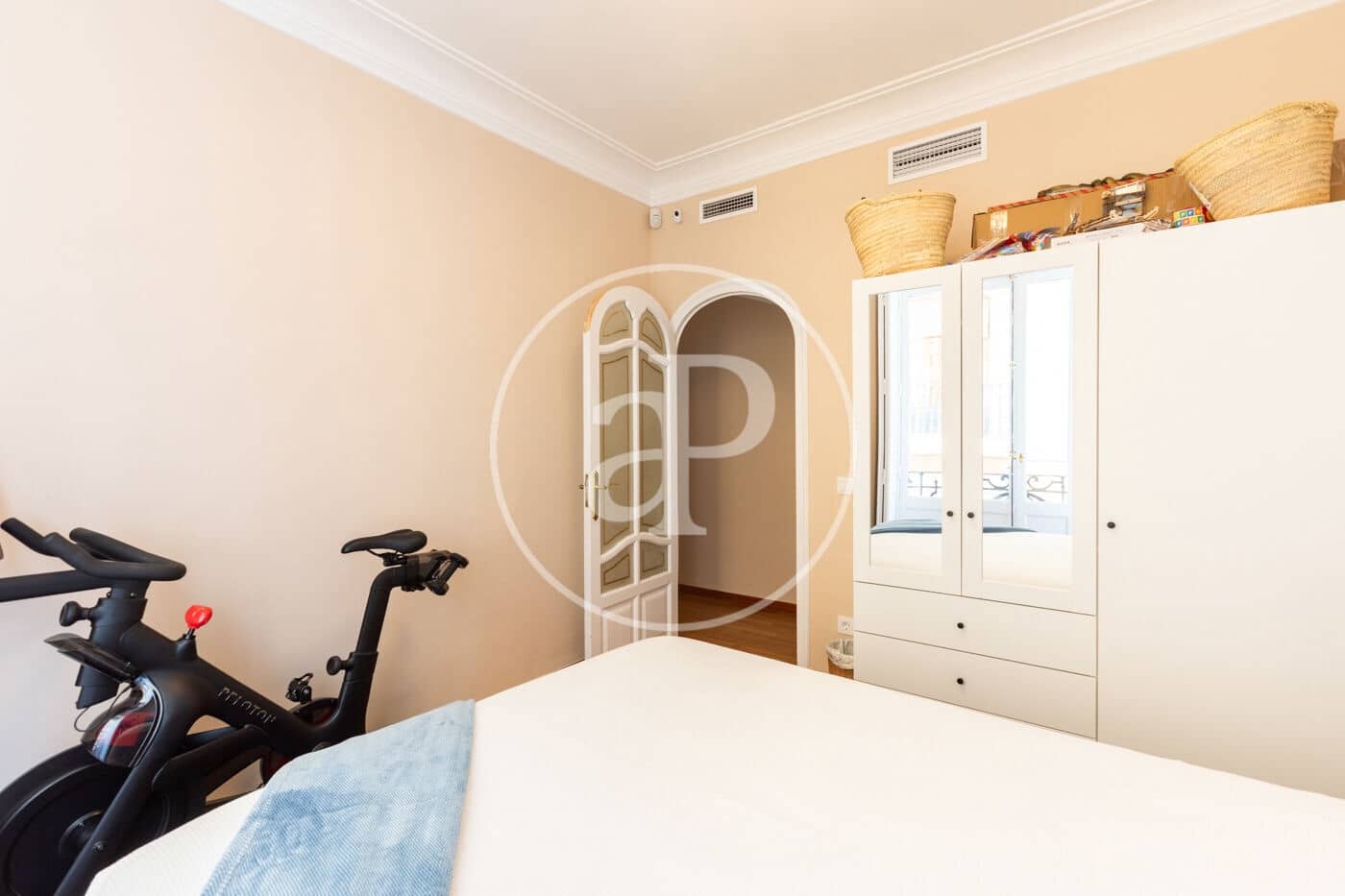 4 sovrum Lägenhet att hyra i Valencia stad - 4 300 € (Ref: 8726843)