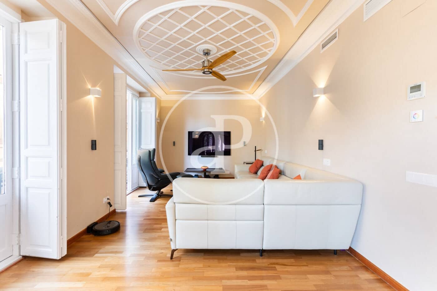 4 sovrum Lägenhet att hyra i Valencia stad - 4 300 € (Ref: 8726843)