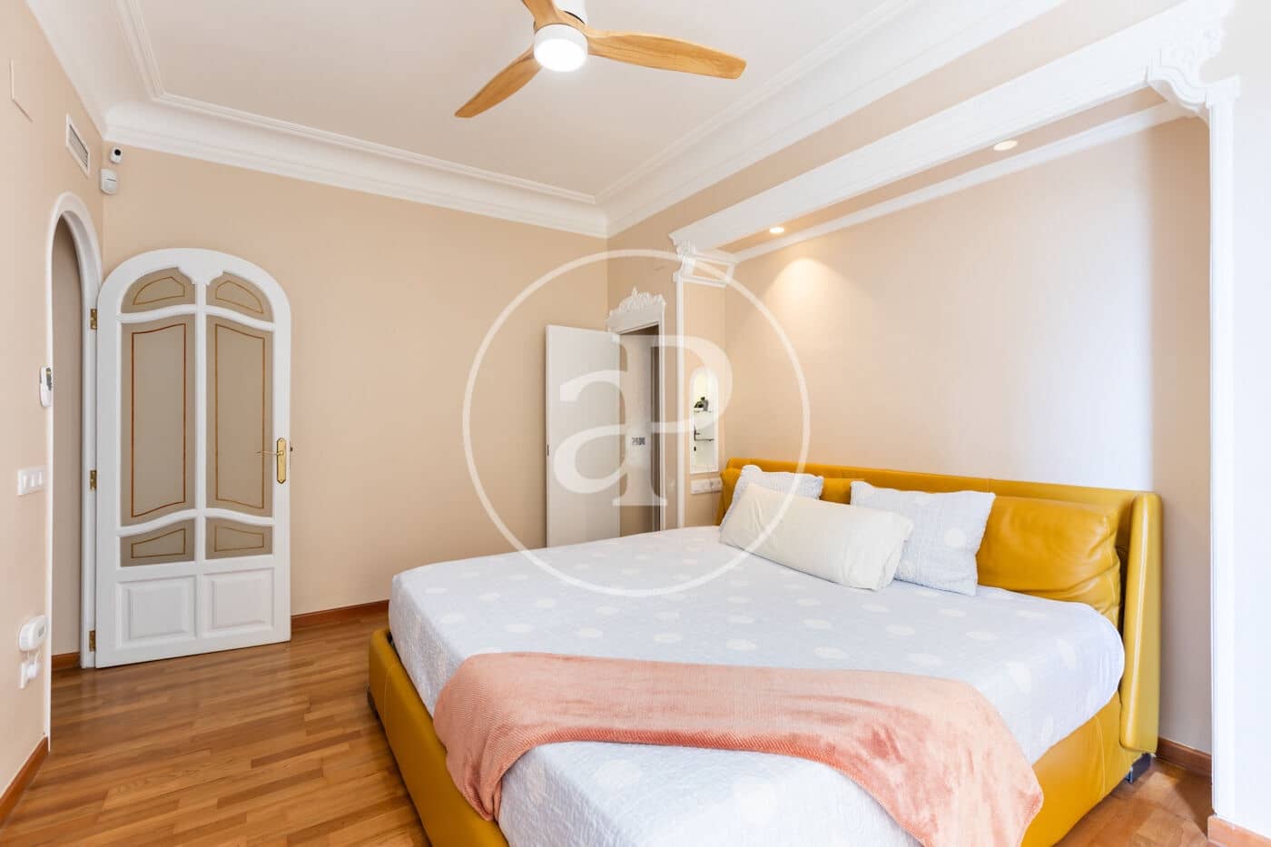 4 sovrum Lägenhet att hyra i Valencia stad - 4 300 € (Ref: 8726843)