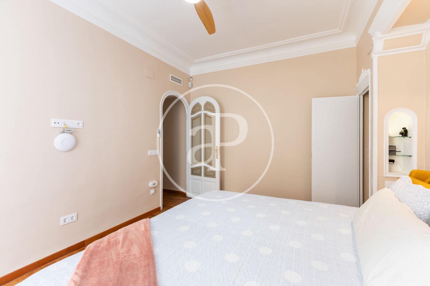 4 sovrum Lägenhet att hyra i Valencia stad - 4 300 € (Ref: 8726843)