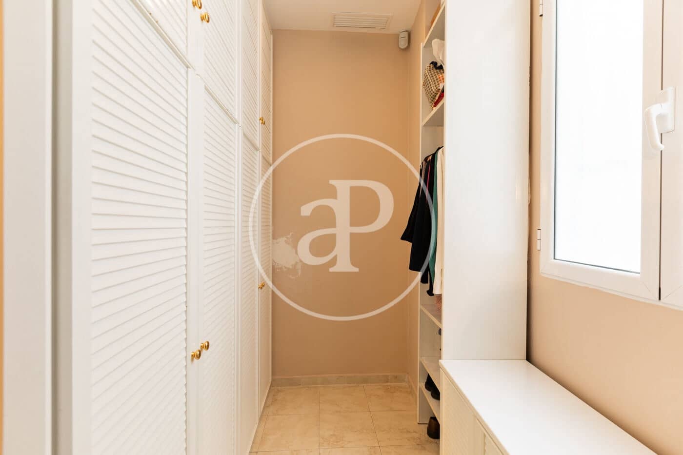 4 sovrum Lägenhet att hyra i Valencia stad - 4 300 € (Ref: 8726843)