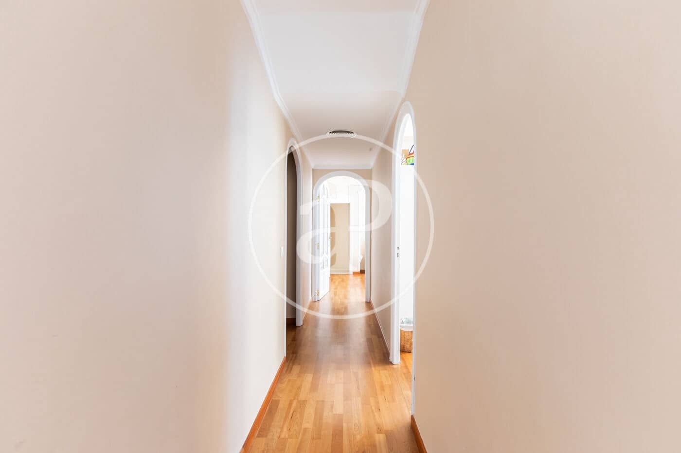 4 sovrum Lägenhet att hyra i Valencia stad - 4 300 € (Ref: 8726843)