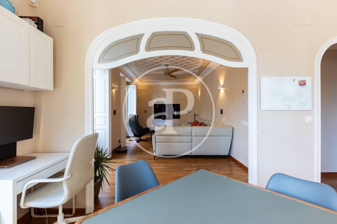 4 sovrum Lägenhet att hyra i Valencia stad - 4 300 € (Ref: 8726843)