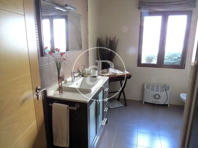 5 bedroom Villa for rent in Faro de Cullera, Cullera with pool - € 2,600 (Ref: 8726855)