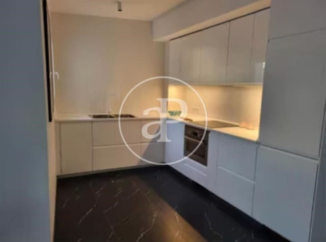 2 sovrum Lägenhet att hyra i Cami Fondo, Valencia stad - 1 700 € (Ref: 8726868)