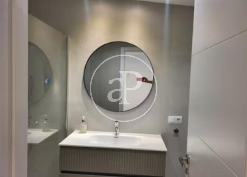 2 soveværelse Lejlighed til leje i Valencia by - € 1.700 (Ref: 8726868)