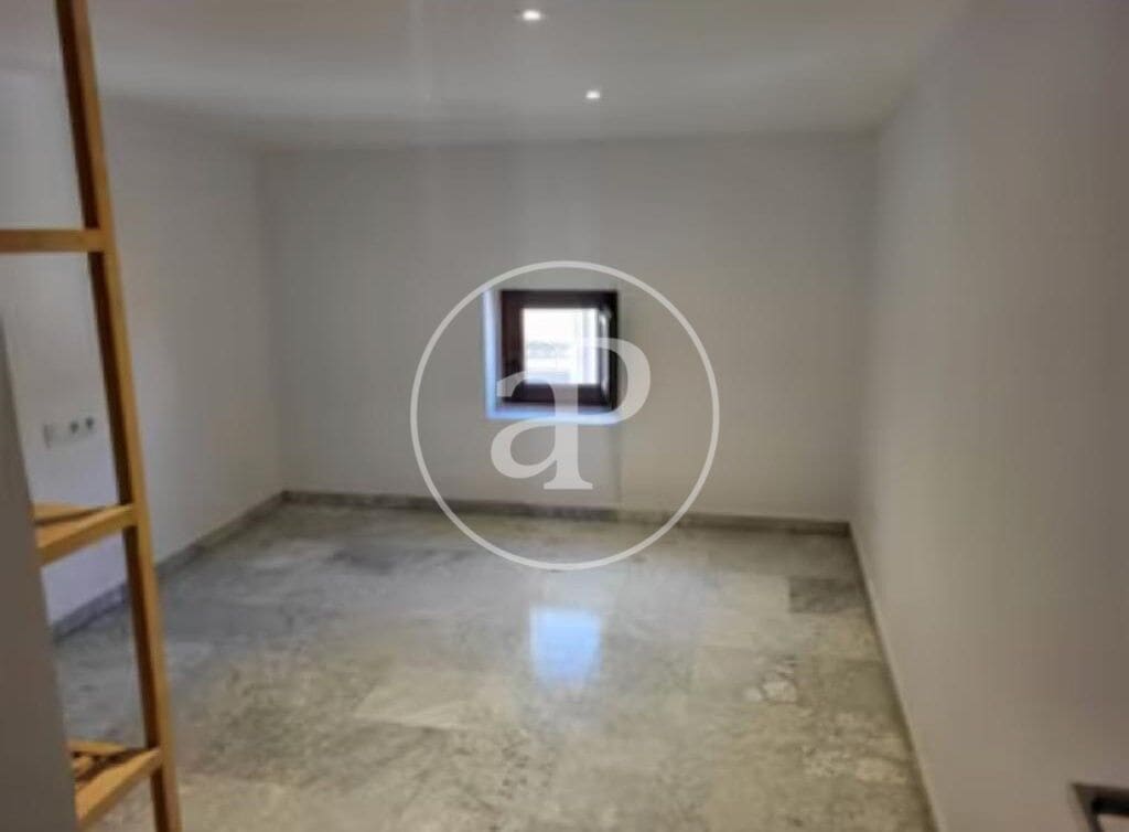 2 soveværelse Lejlighed til leje i Valencia by - € 1.700 (Ref: 8726868)